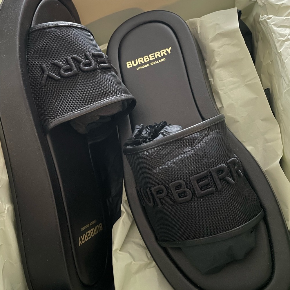 Burberry Mesh and leather slides size 39